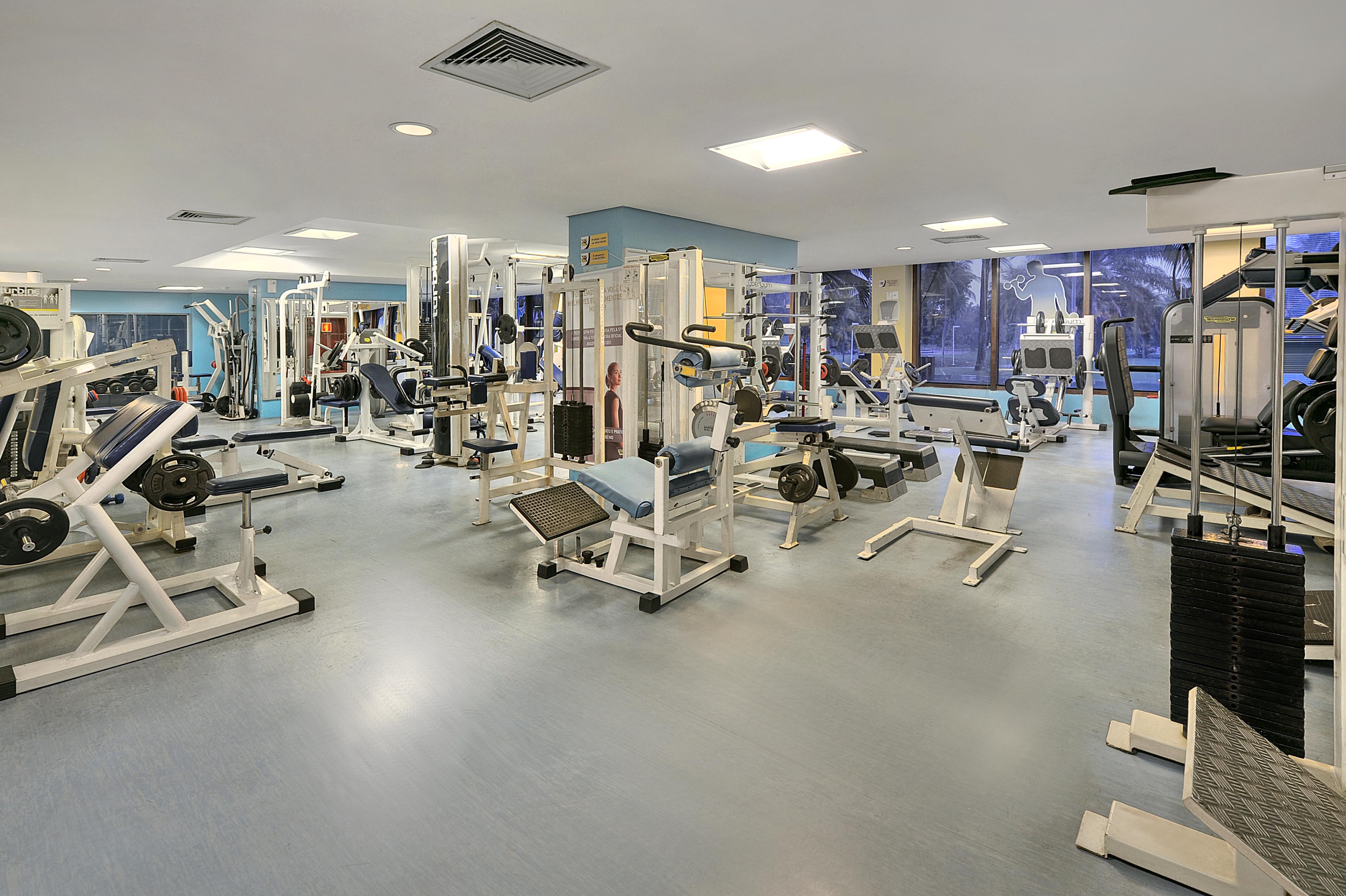 Hotel Deville Prime Сальвадор Экстерьер фото The gym at the hotel