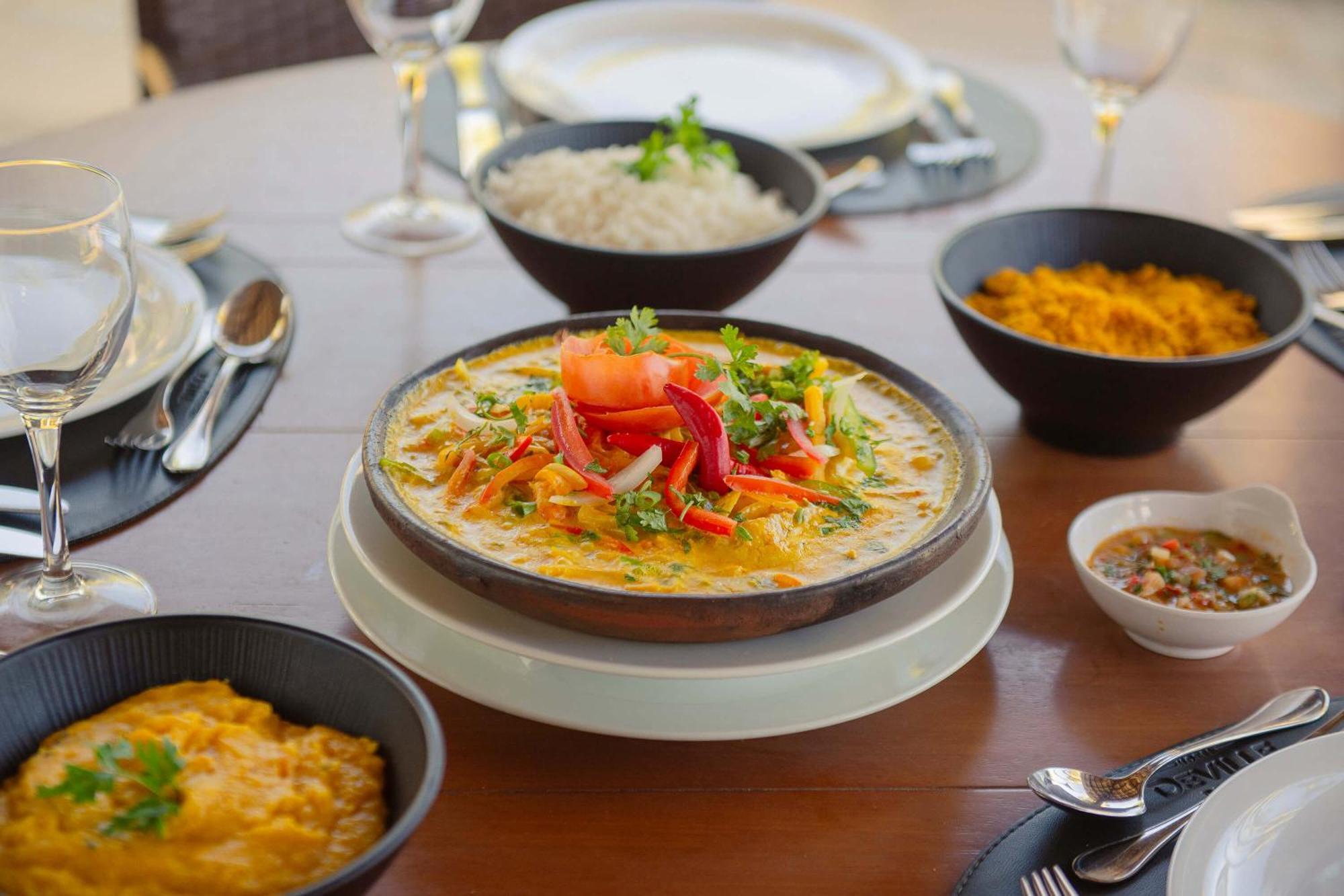 Hotel Deville Prime Сальвадор Экстерьер фото Indian cuisine
