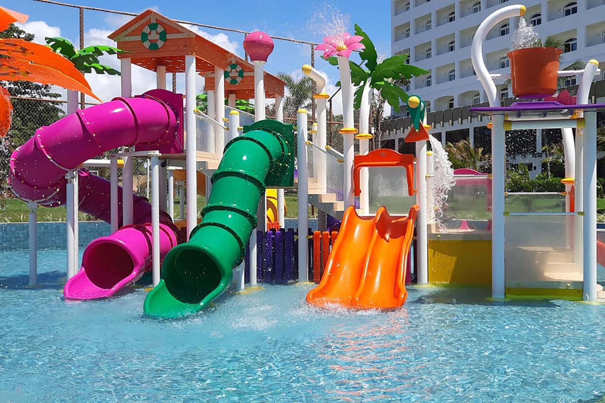 Hotel Deville Prime Сальвадор Экстерьер фото Water park