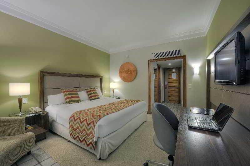 Hotel Deville Prime Сальвадор Экстерьер фото A room at the hotel